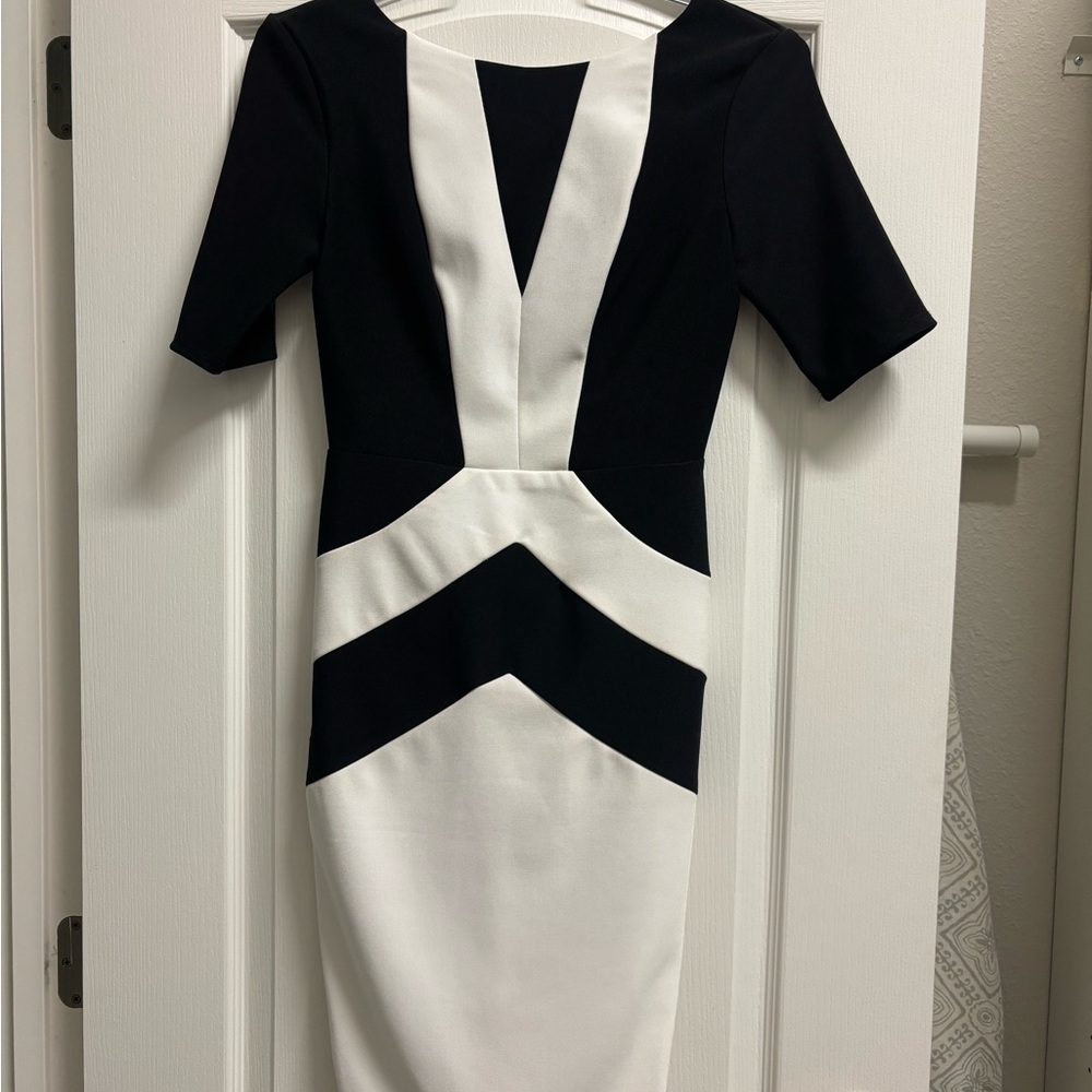 Bisou Bisou Women’s Black and White dress size 2